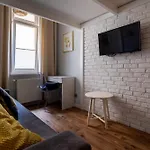 Przestrzenny Z 2 Sypialniami Victus By Renters *